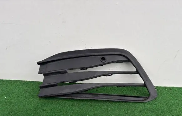 Volkswagen Golf VIII Front bumper lower grill 5H0853665J