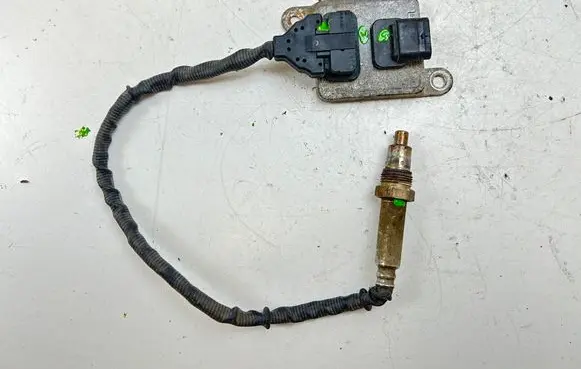 Mercedes-Benz E W212 Lambda probe sensor A0009053403