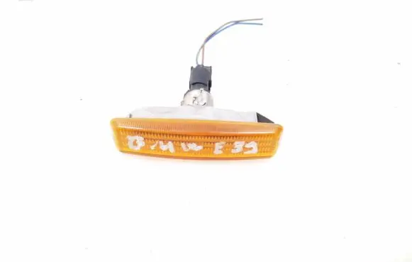 BMW 5 E39 Front fender indicator light 8360589
