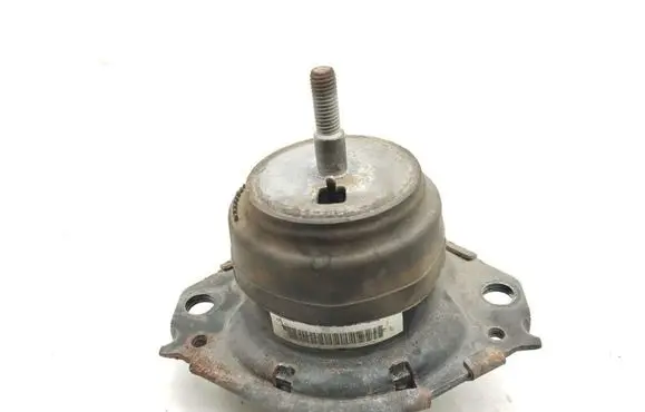 Dodge Durango Engine mount bracket