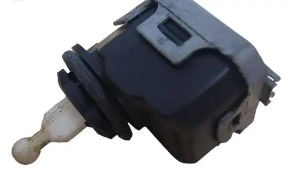 Audi A6 S6 C5 4B Headlight level adjustment motor 6Y0941295
