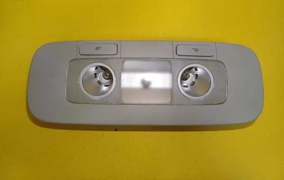 Volkswagen PASSAT B6 Rear seat light