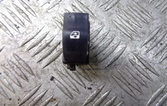 Renault Clio II Quarter vent window switch 