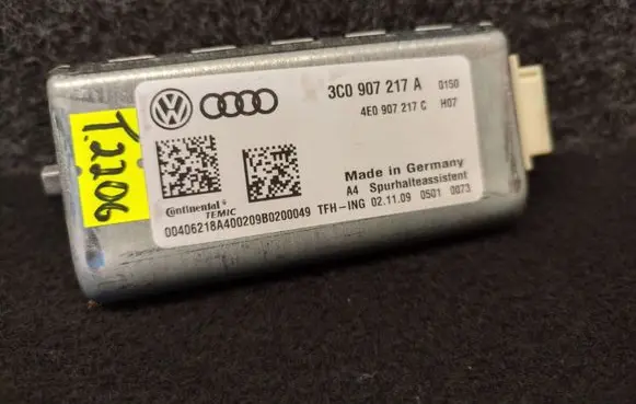 Windshield/windscreen camera