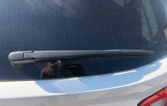 Suzuki Ignis Rear wiper blade arm