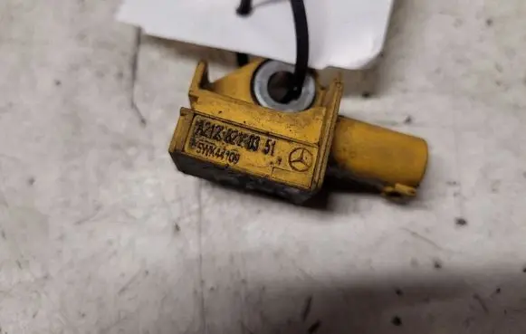 Mercedes-Benz E W212 Airbag deployment crash/impact sensor A2128210351