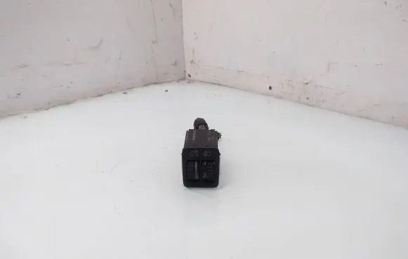 Volkswagen PASSAT B6 Headlight level height control switch 8L0971883