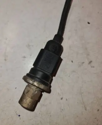 Air conditioning (A/C) pressure sensor