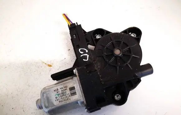 Volvo XC70 Rear door window regulator motor 970716101