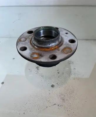 Audi Q2 - Rear wheel hub