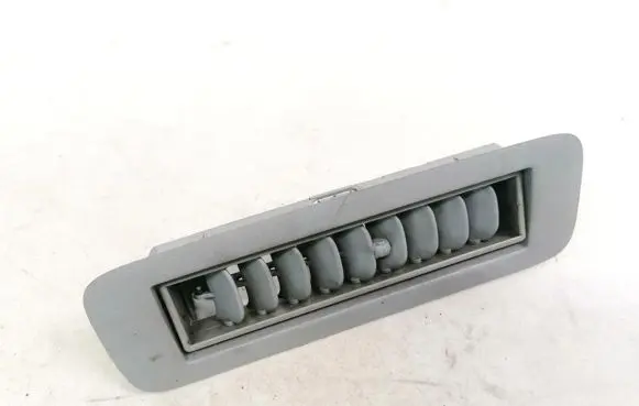 Toyota Avensis Verso Dash center air vent grill 6364044010 63640-44010