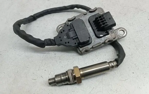 Mercedes-Benz E W213 Lambda probe sensor A0009057108 SNS381A 0009057108