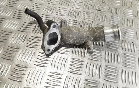 Toyota Avensis Verso Engine coolant pipe/hose