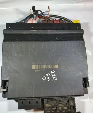 Mercedes-Benz S W220 Seat control module 2208200826