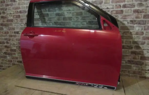 Suzuki Swift I Front door