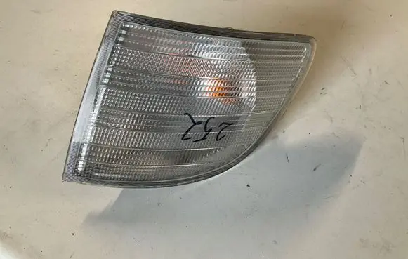 Mercedes-Benz Vito Viano W638 Front indicator light