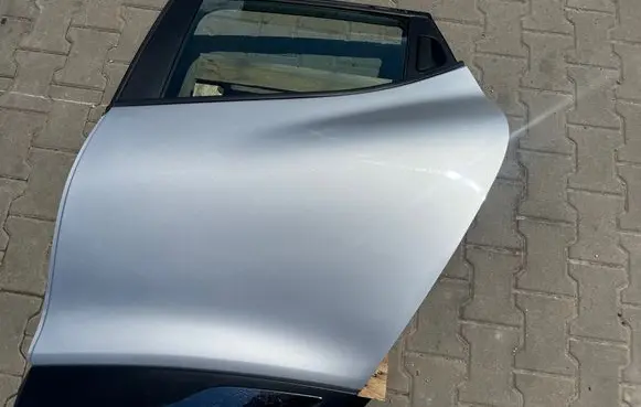 Renault Clio IV Rear door