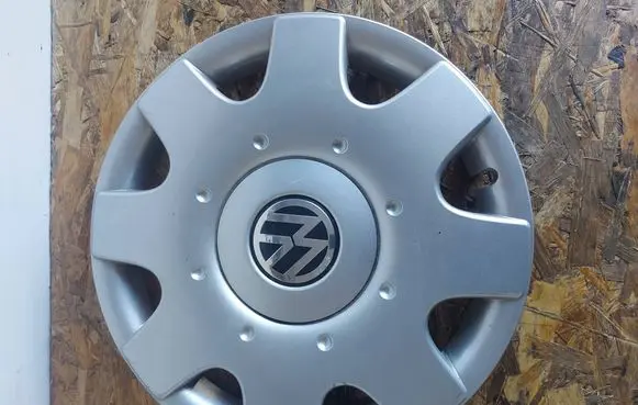 Volkswagen Touran I R16 wheel hub/cap/trim 1T0601147C