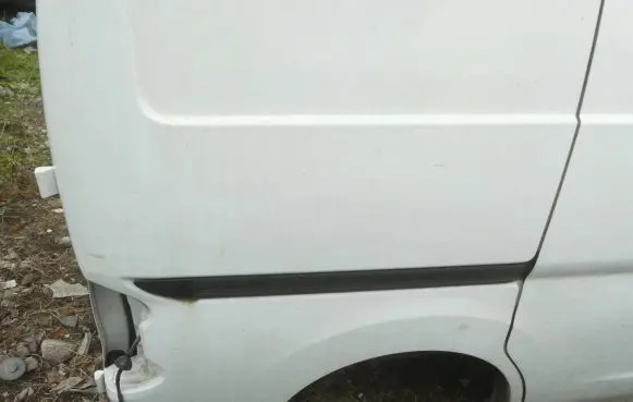 Nissan NV200 Fender