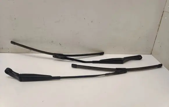 Audi TT TTS RS Mk3 8S Windshield/front glass wiper blade 8S2955407 8S2955408