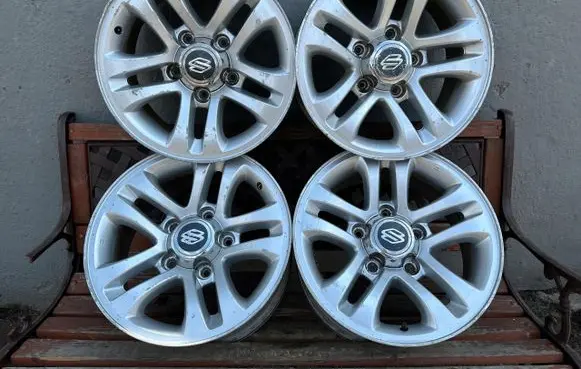 Suzuki Grand Vitara II R16 alloy rim 