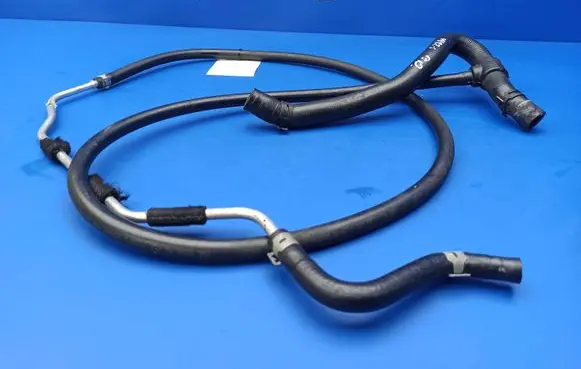 Mercedes-Benz S W221 Engine coolant pipe/hose A2218301296