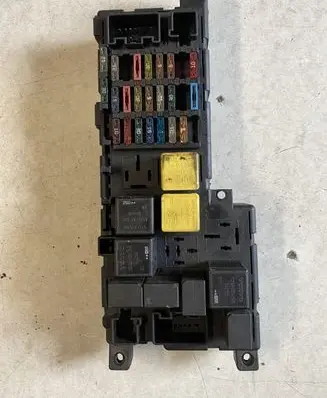 Volvo V70 Fuse module 8637841 518717004