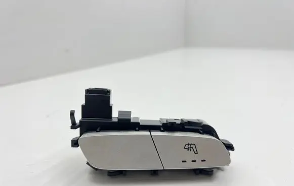 Mercedes-Benz C W205 Seat heating switch A2059050004 12352604 03464610201