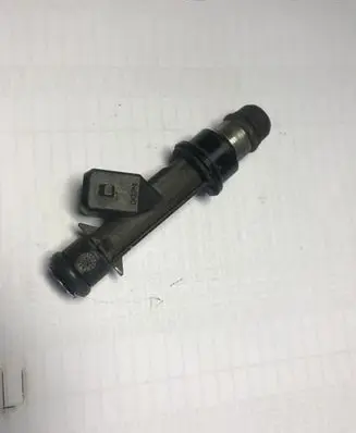 Opel Zafira B Fuel injector 25343299