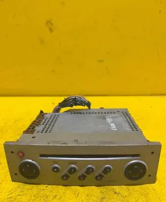 Renault Modus Radio/CD/DVD/GPS head unit 8200357388