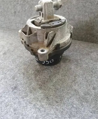 BMW 4 F32 F33 Engine mount bracket 6799104 060514