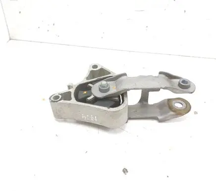 Mercedes-Benz CLA C117 X117 W117 Gearbox mount A2462490809