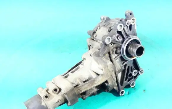 Gearbox transfer box case