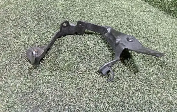 Renault Master III Power steering pump mounting bracket A0035476 A0035476E A0C35476