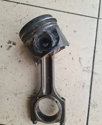 Piston with connecting rod