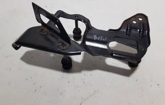 Mercedes-Benz R W251 Pneumatic air compressor holding bracket A2513210040FFR A2513210040