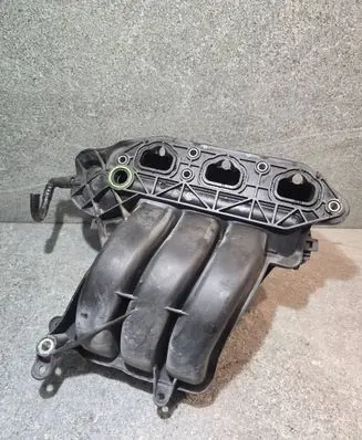 Volkswagen Polo V 6R Intake manifold 04C133201L