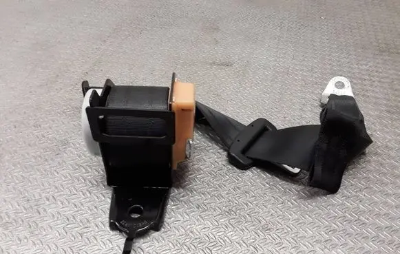 Mazda 6 Rear seatbelt 