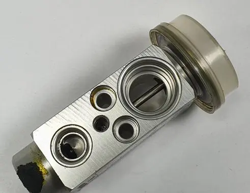 Opel Astra H Air conditioning (A/C) expansion valve ECH20M010DL