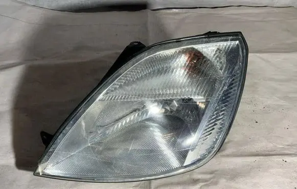 Ford Fiesta Headlight/headlamp 2S6X13W030BH 2S6X13W030