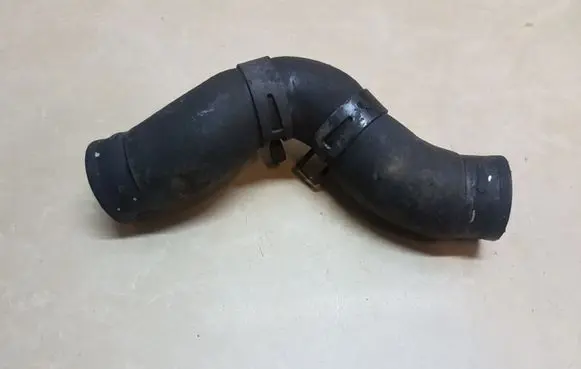 Toyota Avensis T220 Engine coolant pipe/hose