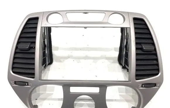 Dashboard side air vent grill/cover trim
