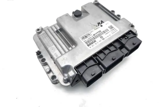 Ford Focus Engine control unit/module 8M5112A650MB 0281012487