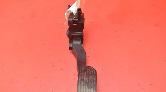 Nissan Micra Accelerator throttle pedal 180021HMOB