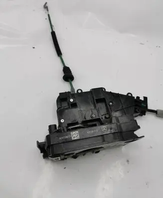 Mercedes-Benz GLC X253 C253 Front door lock A2220063999 A0907206701