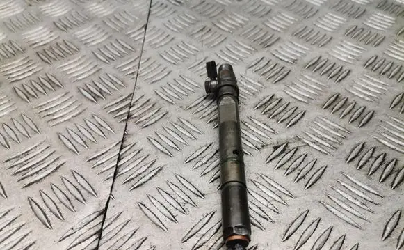 Audi A4 S4 B6 8E 8H Fuel injector 059130201f