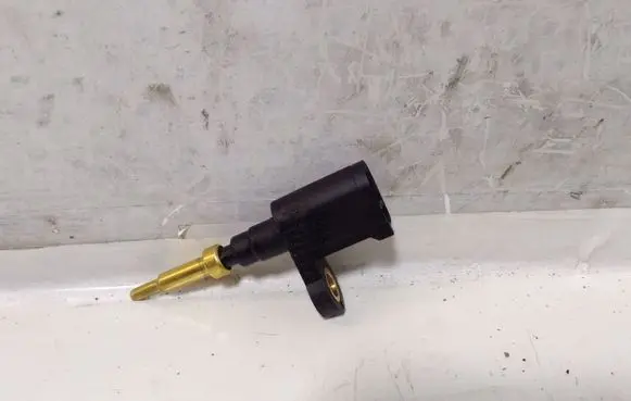 Coolant temperature sensor