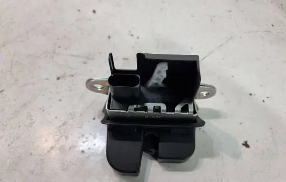 Volkswagen Polo VI Tailgate/trunk/boot lock/catch/latch 