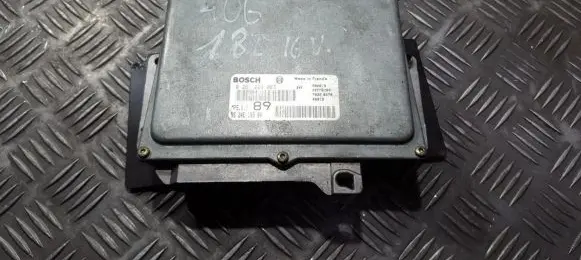 Peugeot 406 Engine control unit/module 9624518380 0261204063