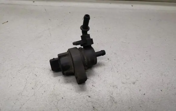 BMW 5 E39 Turbo solenoid valve 1433602